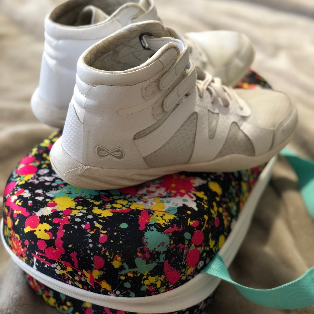 Nfinity Beast Mid Top Cheer Shoes